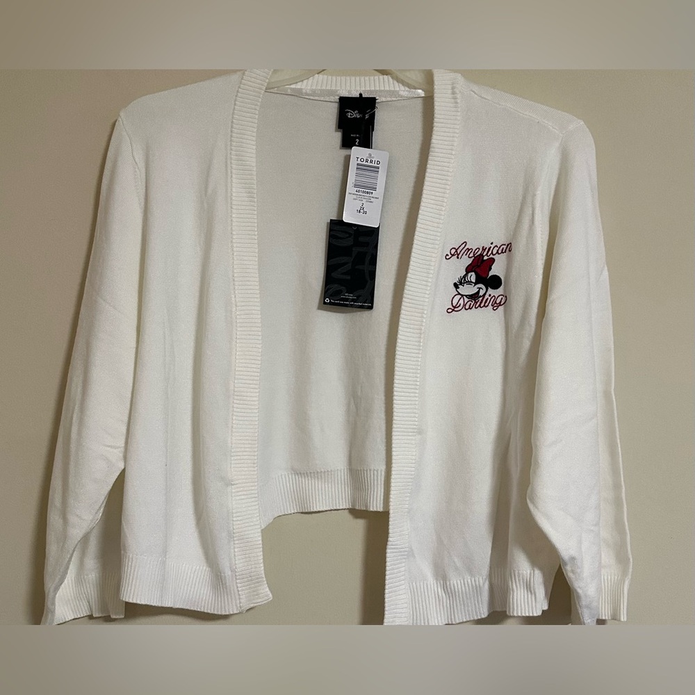 Torrid Disney Minnie Mouse White Cropped Cardigan with Embroidered Accent - Picture 4 of 9